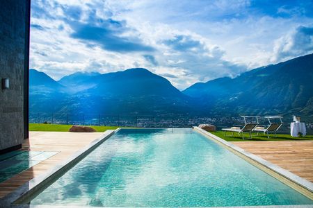 [Translate to Englisch:] Luxus Chalet Südtirol / Meran Lodge / Ferienhaus mit Pool